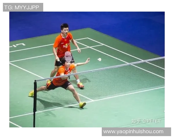 重庆羽毛球队战术解析：聚焦技术与团队协作的完美结合